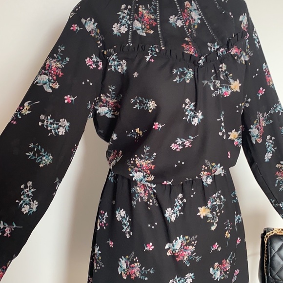 Floral long sleeve black short 👗dress - Picture 4 of 7